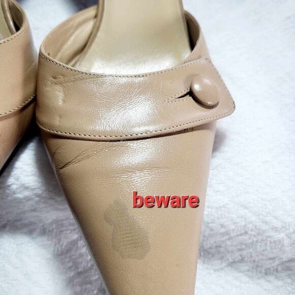 Coach Sandal Cream Size 8 lightly used. - Picture 6 of 7